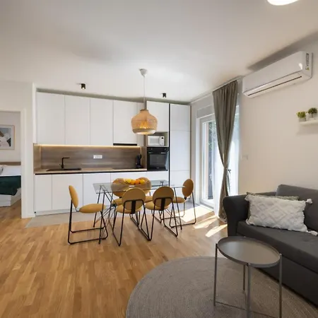 New Modern In With Garden And Jacuzzi * Podstrana