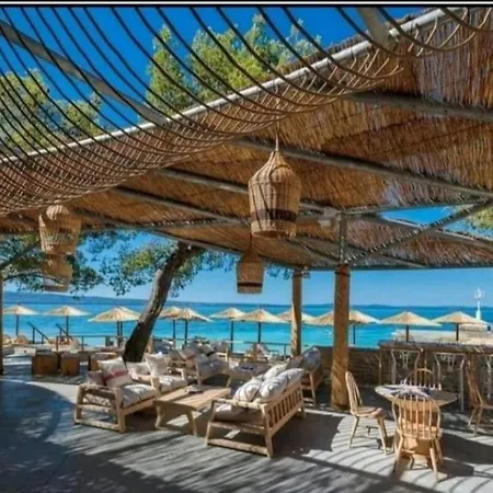 Apartamento New Modern In With Garden And Jacuzzi *
