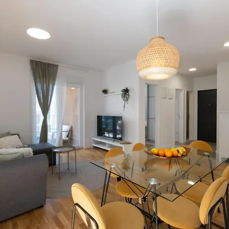 Apartment New Modern In With Garden And Jacuzzi