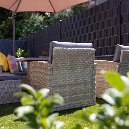 New Modern In With Garden And Jacuzzi Apartment *
