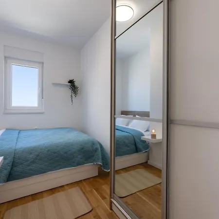 New Modern In With Garden And Jacuzzi * Podstrana